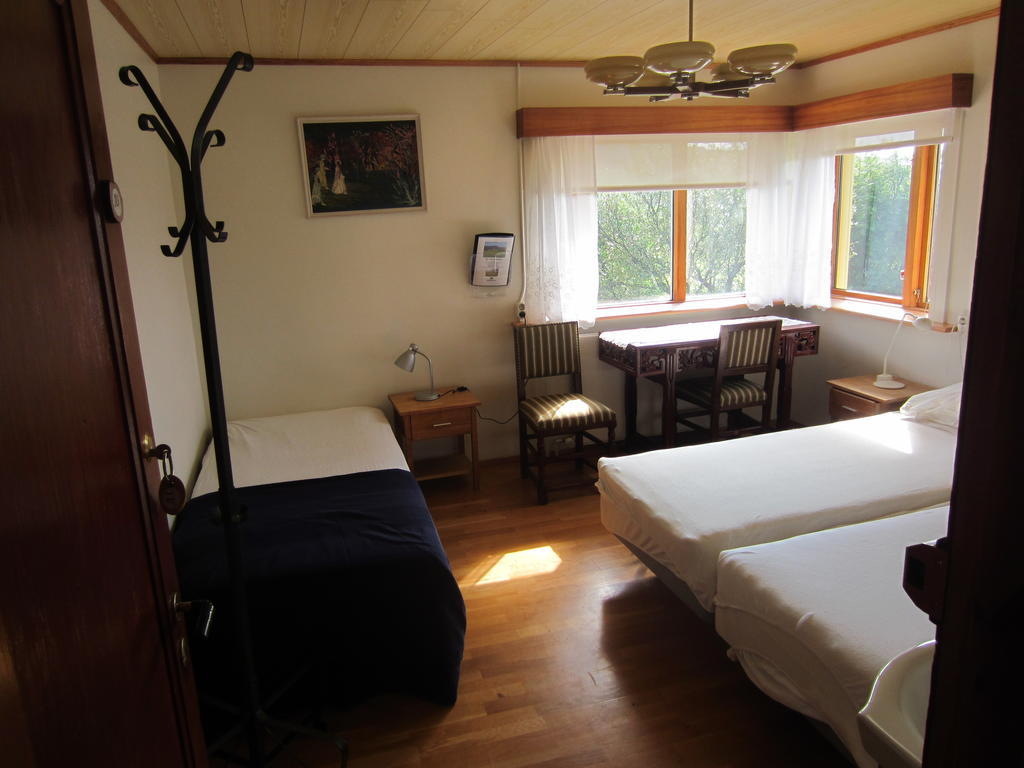 Nes Guesthouse Reykholt  Rom bilde